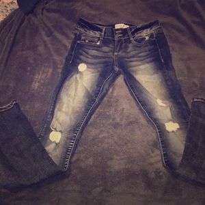 COPY - Cut stretchy jeans